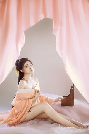 续父开续女包小芳佚名是谁