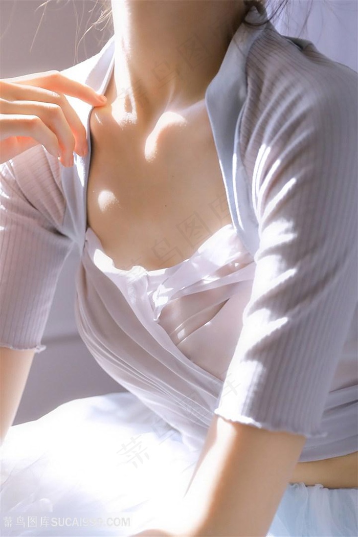 美女伸开两腿让我爽
