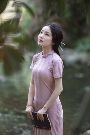 美国电影借爸爸种生孩子