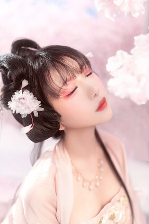 女人被狂躁到高潮呻吟小说