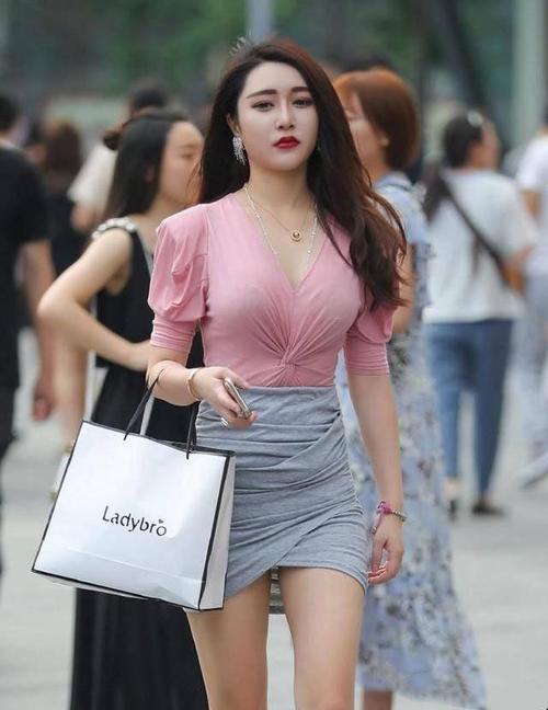 人禽伦交小说