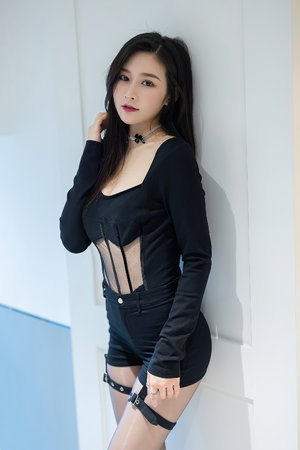娇妻被黑人教练进入